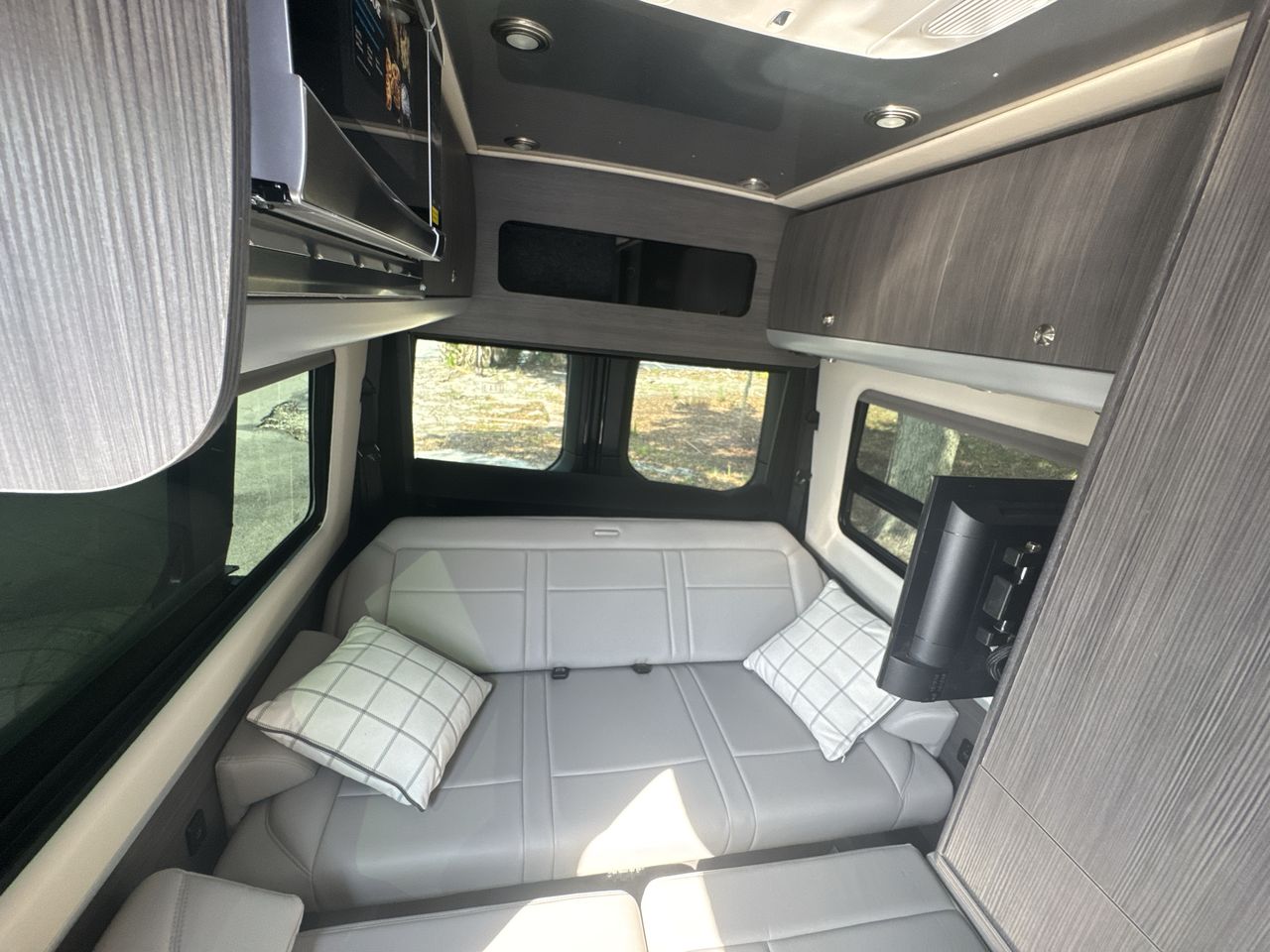 2025 Airstream 19 Base
