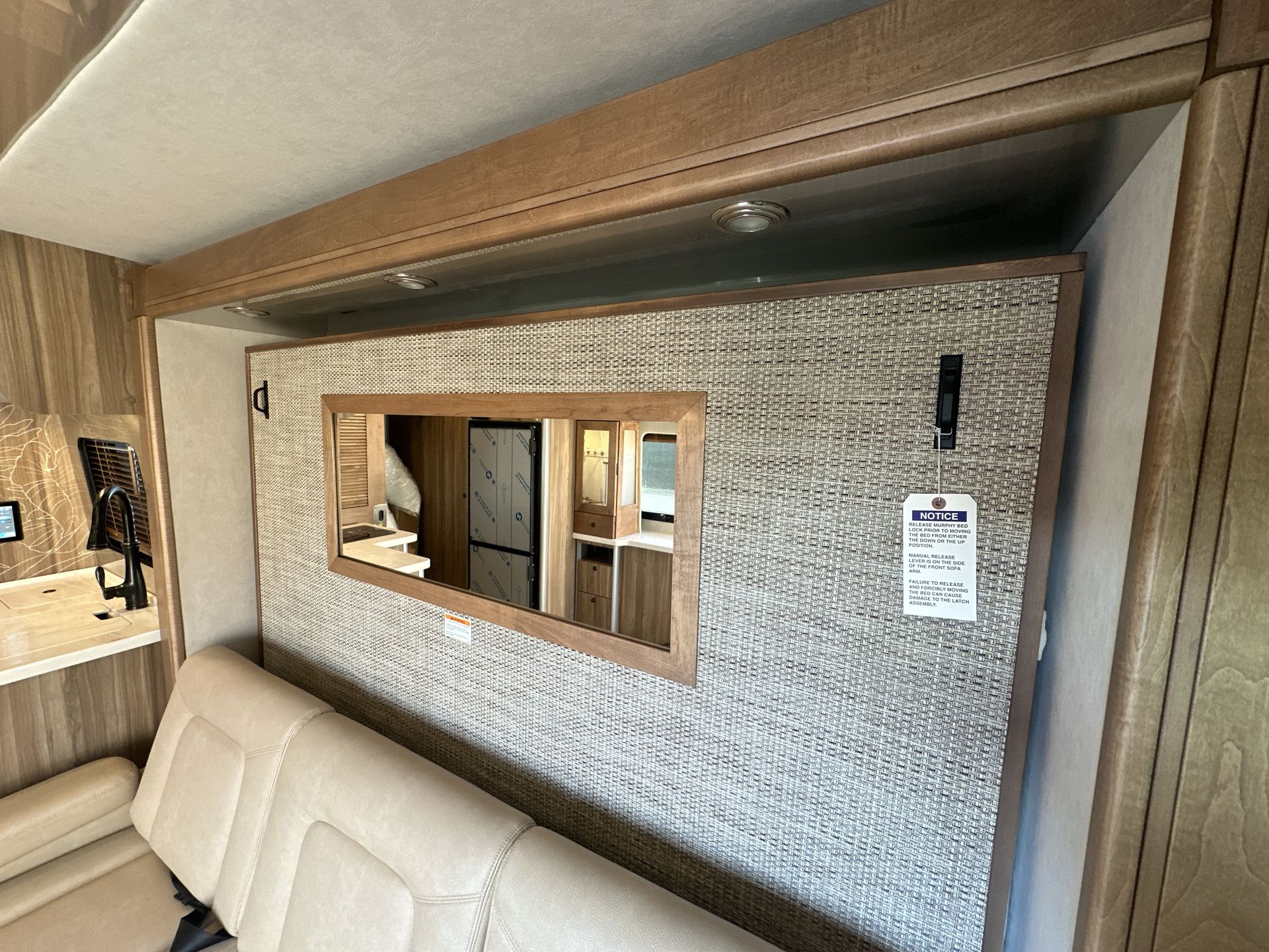 2025 Airstream Murphy Suite Tommy Bahama Base