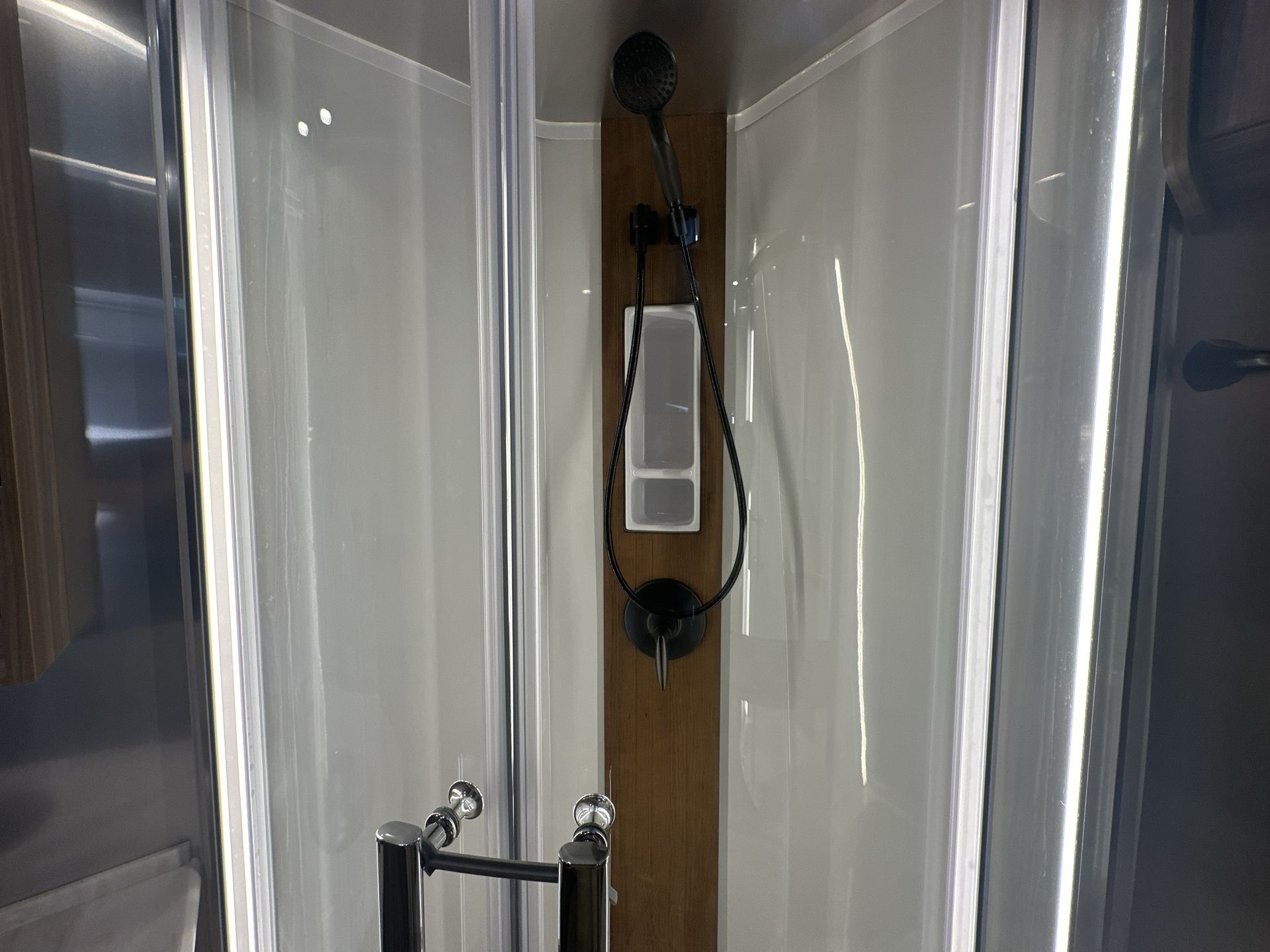 2025 Airstream Murphy Suite Tommy Bahama Base