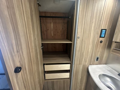 2025 Airstream Murphy Suite Tommy Bahama Base