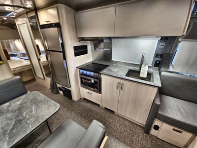 2026 Airstream 28RBQ Base