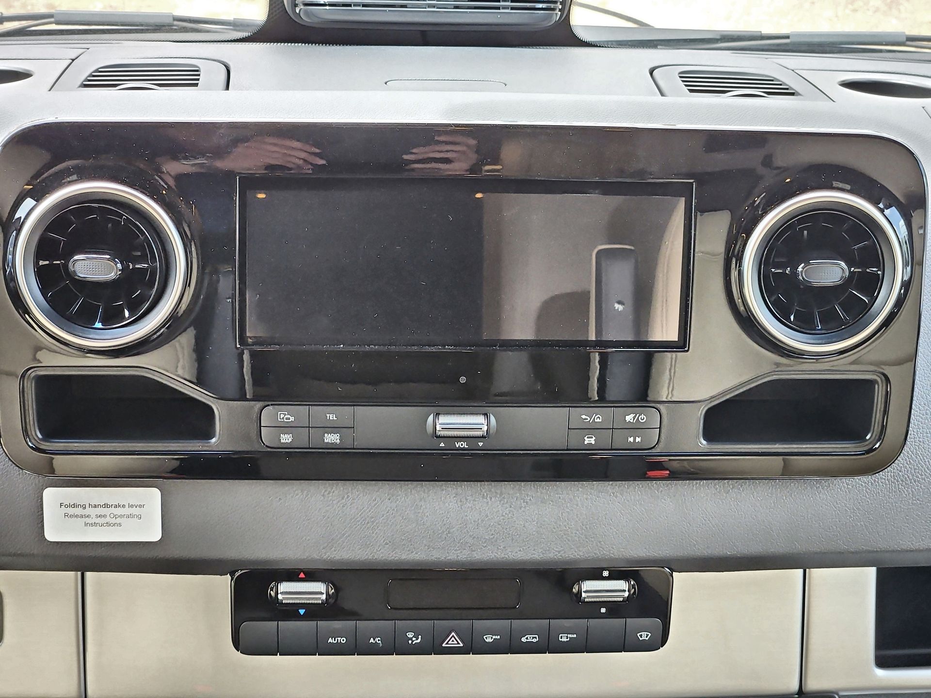 2025 Airstream 24GL Base