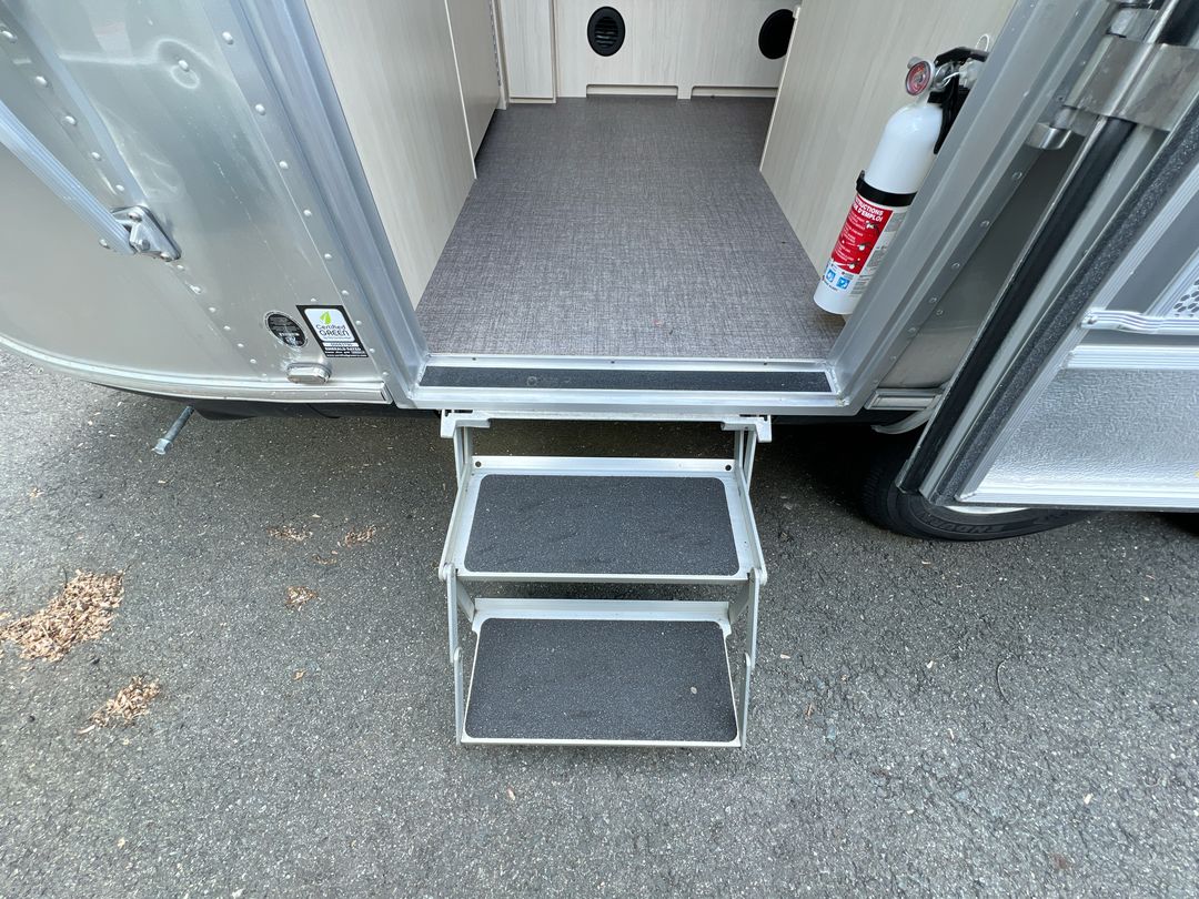 2025 Airstream 23FBQ Base