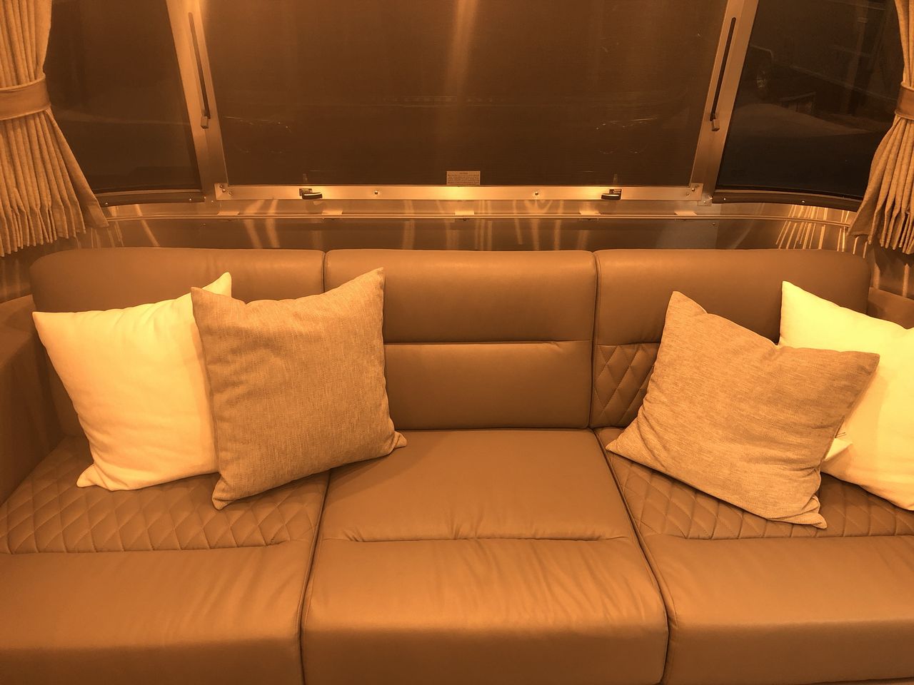 2026 Airstream 28RBT Base