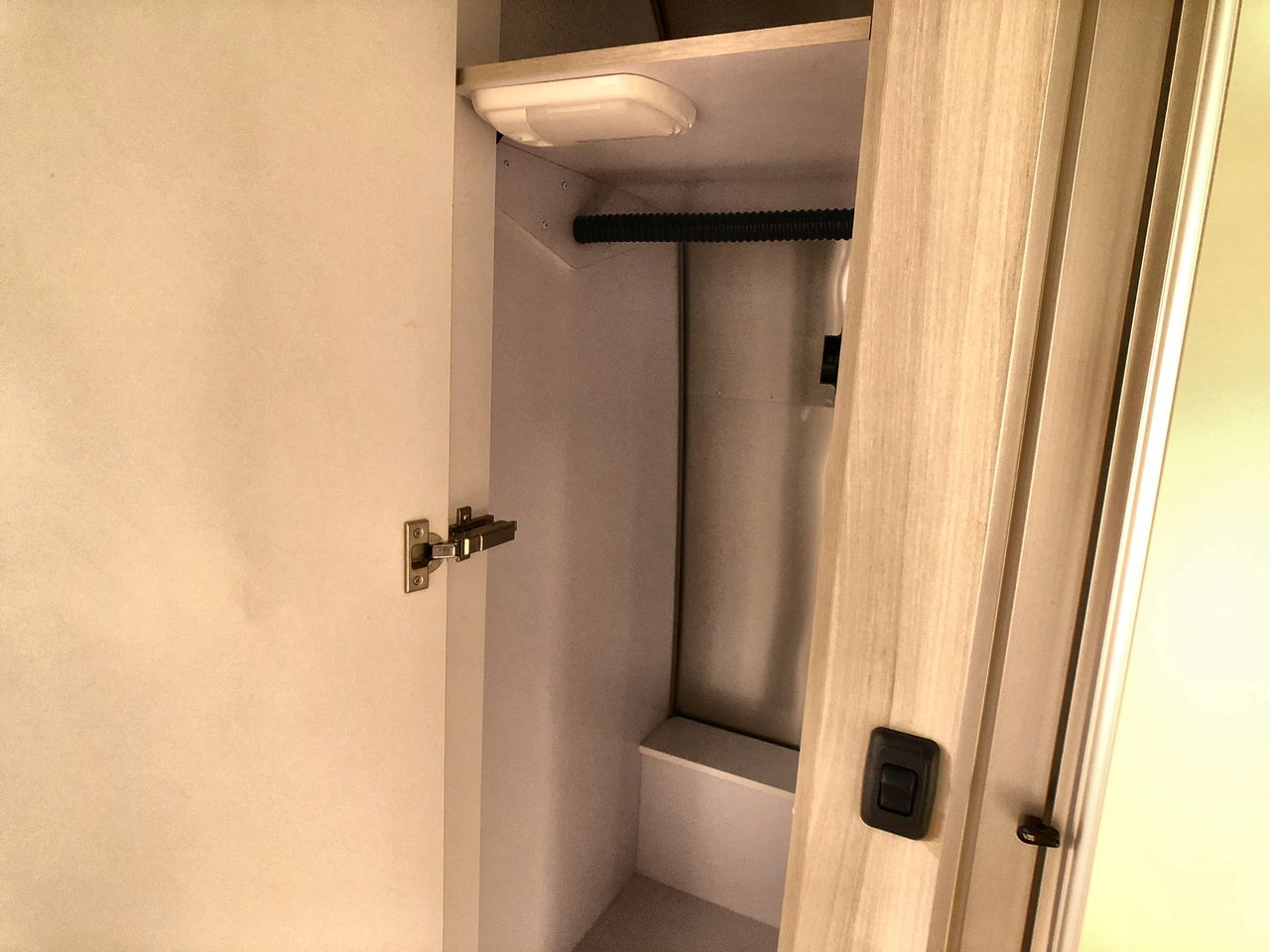 2026 Airstream 25FBQ Base