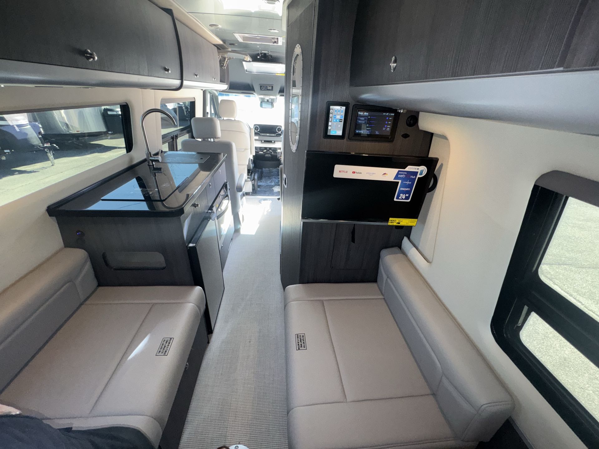 2025 Airstream 24GL Base