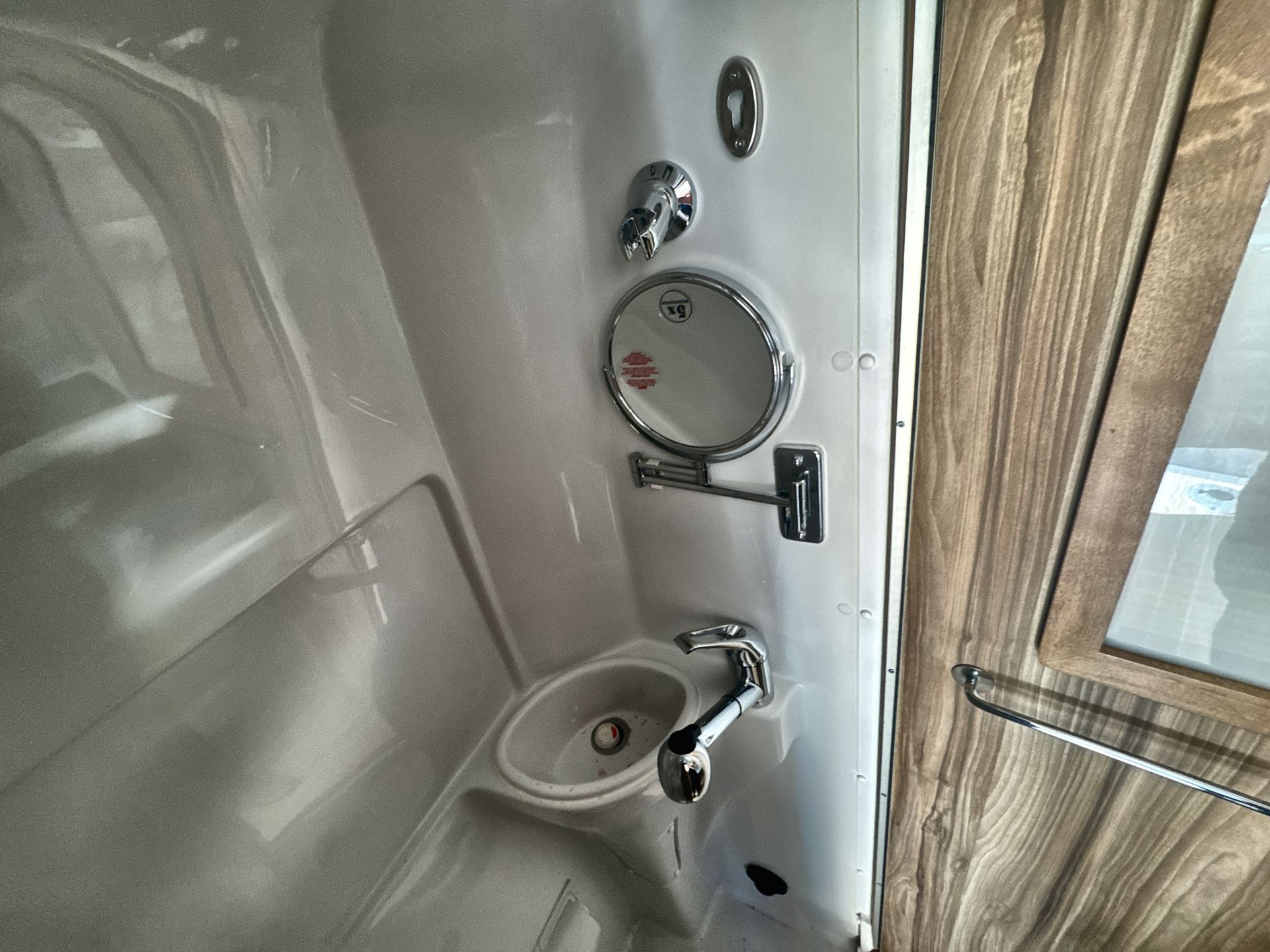 2025 Airstream 24 GL Base