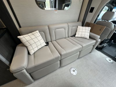 2026 Airstream Murphy Suite Base