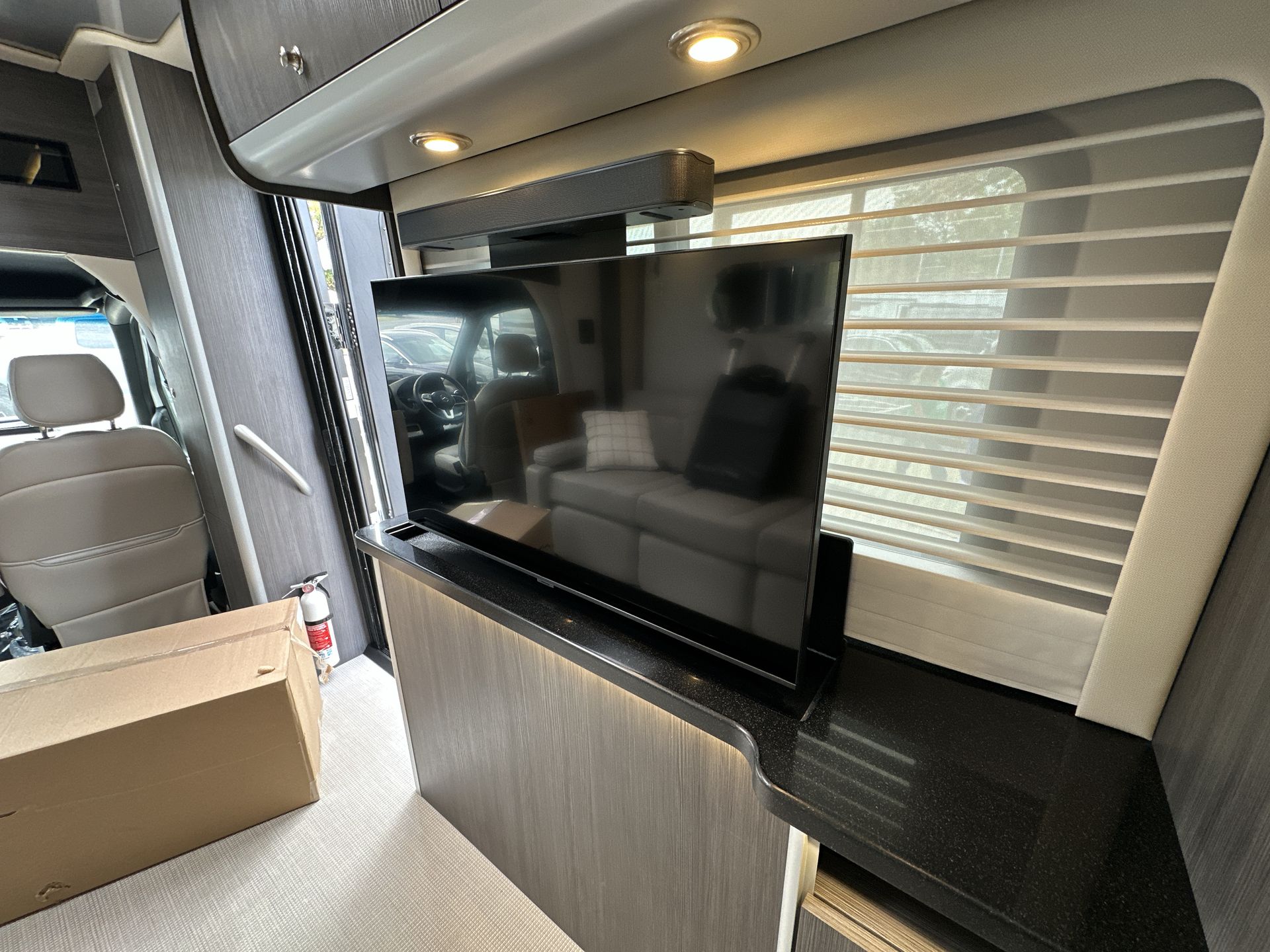 2026 Airstream Murphy Suite Base