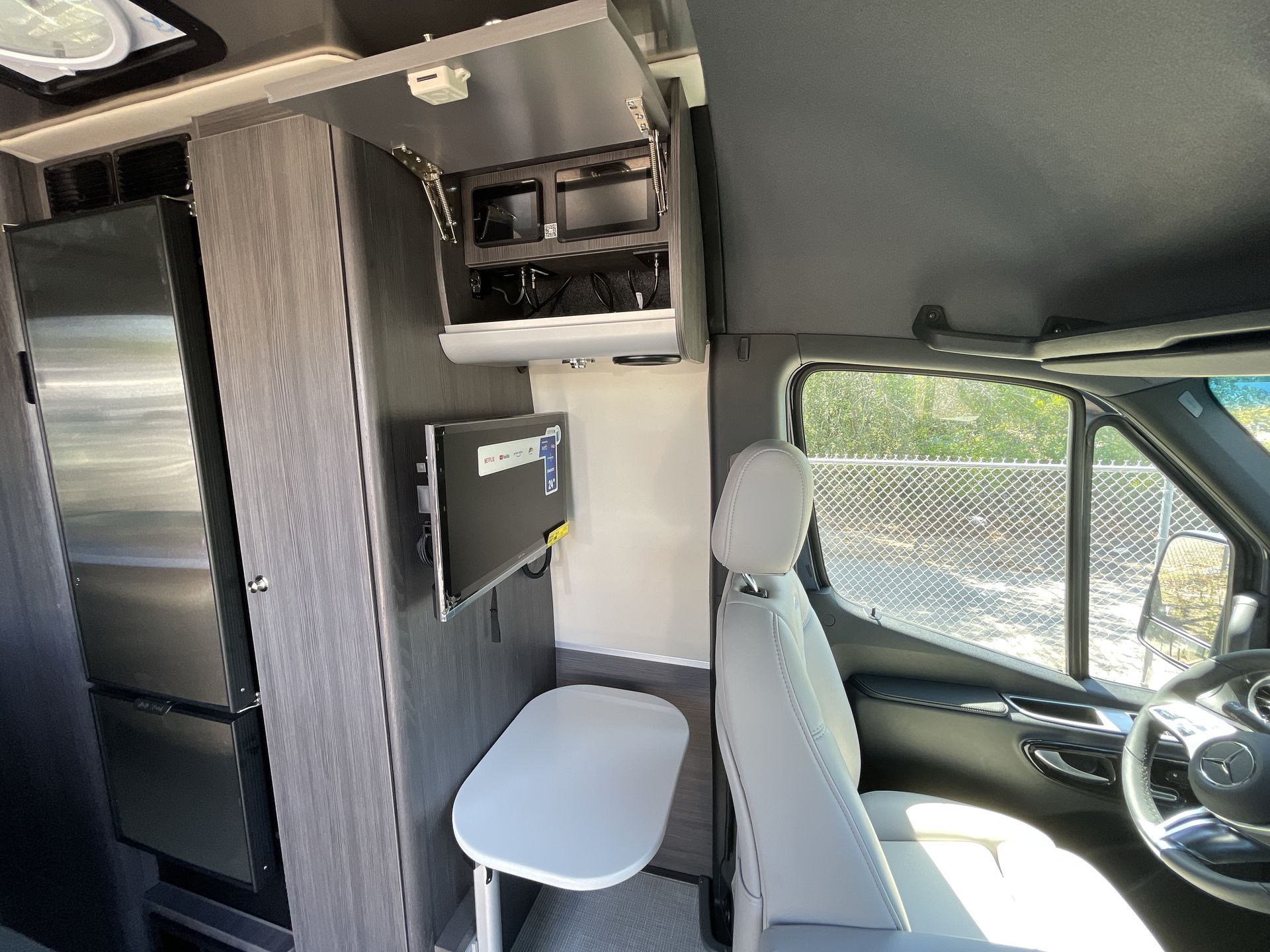 2025 Airstream 24GT Base