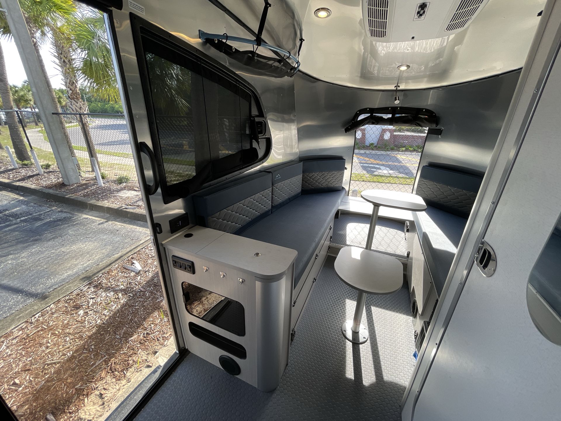 2025 Airstream 16X Base