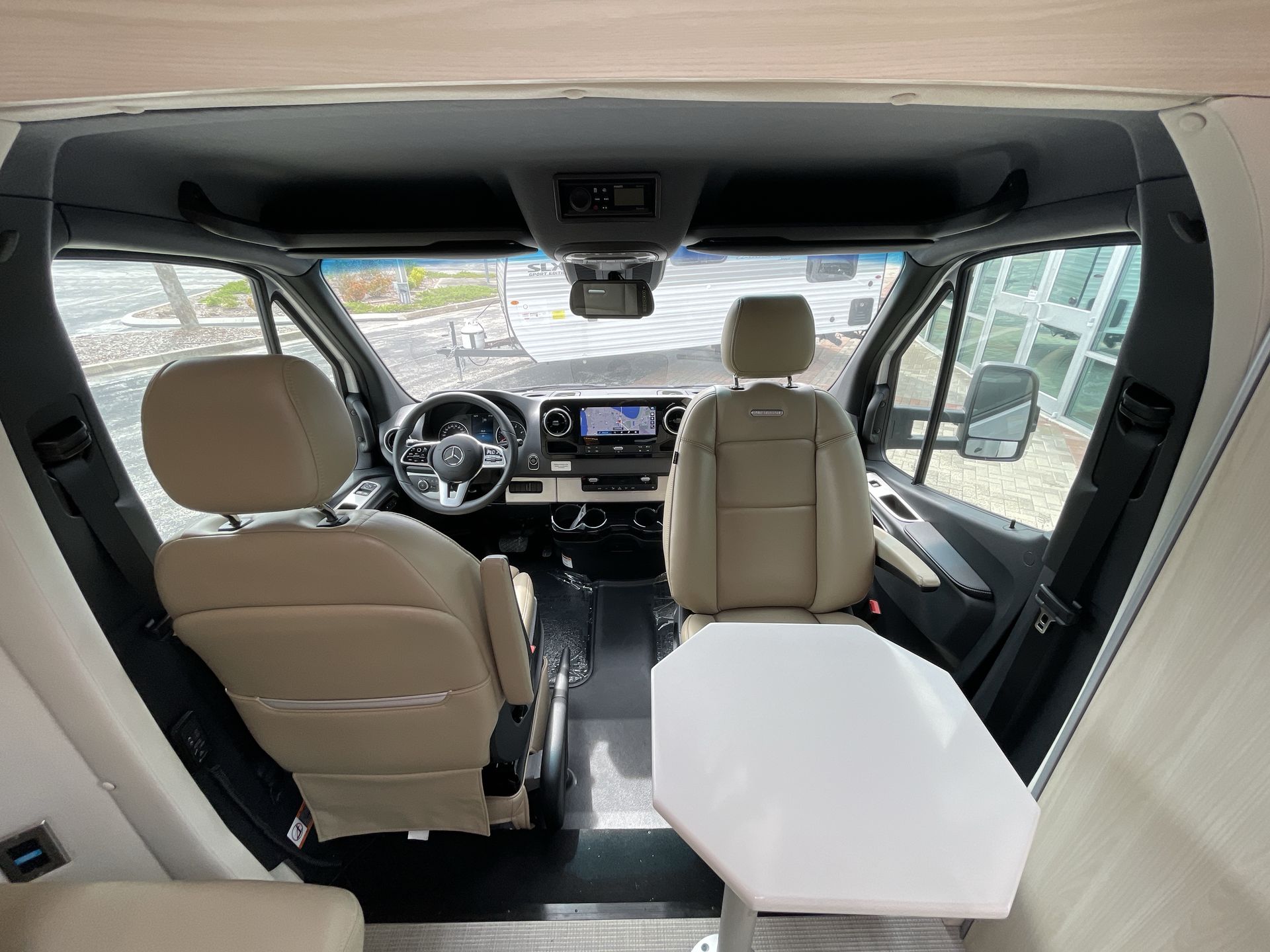 2025 Airstream Murphy Suite Base