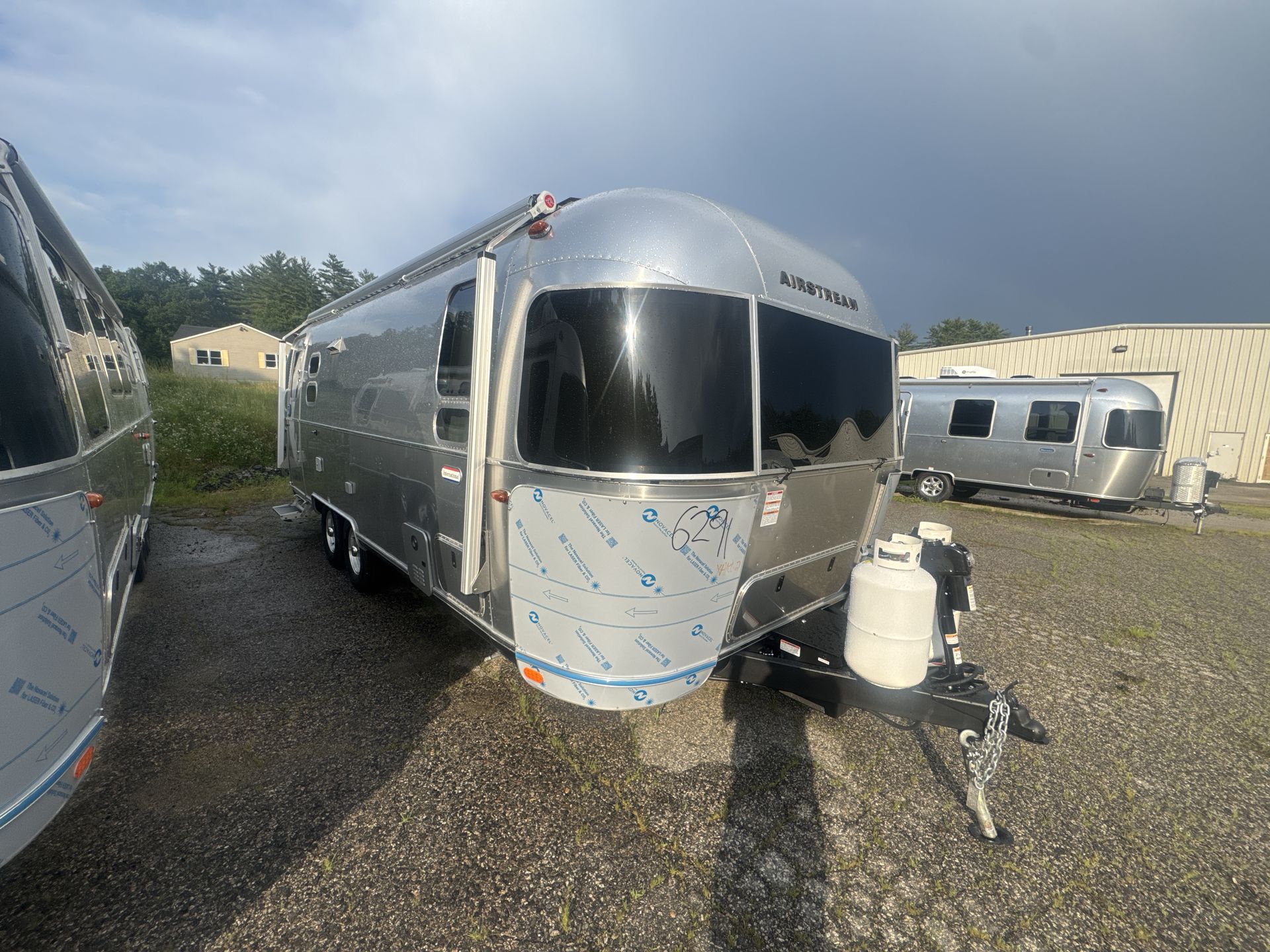 2025 Airstream 25FBT Base