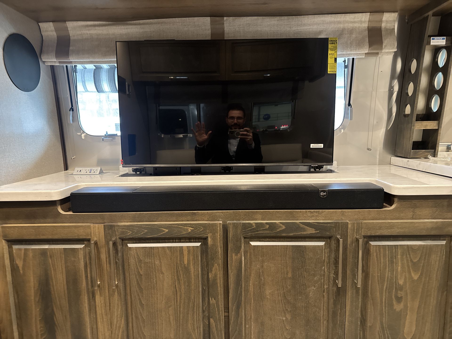 2026 Airstream 33FBT Base