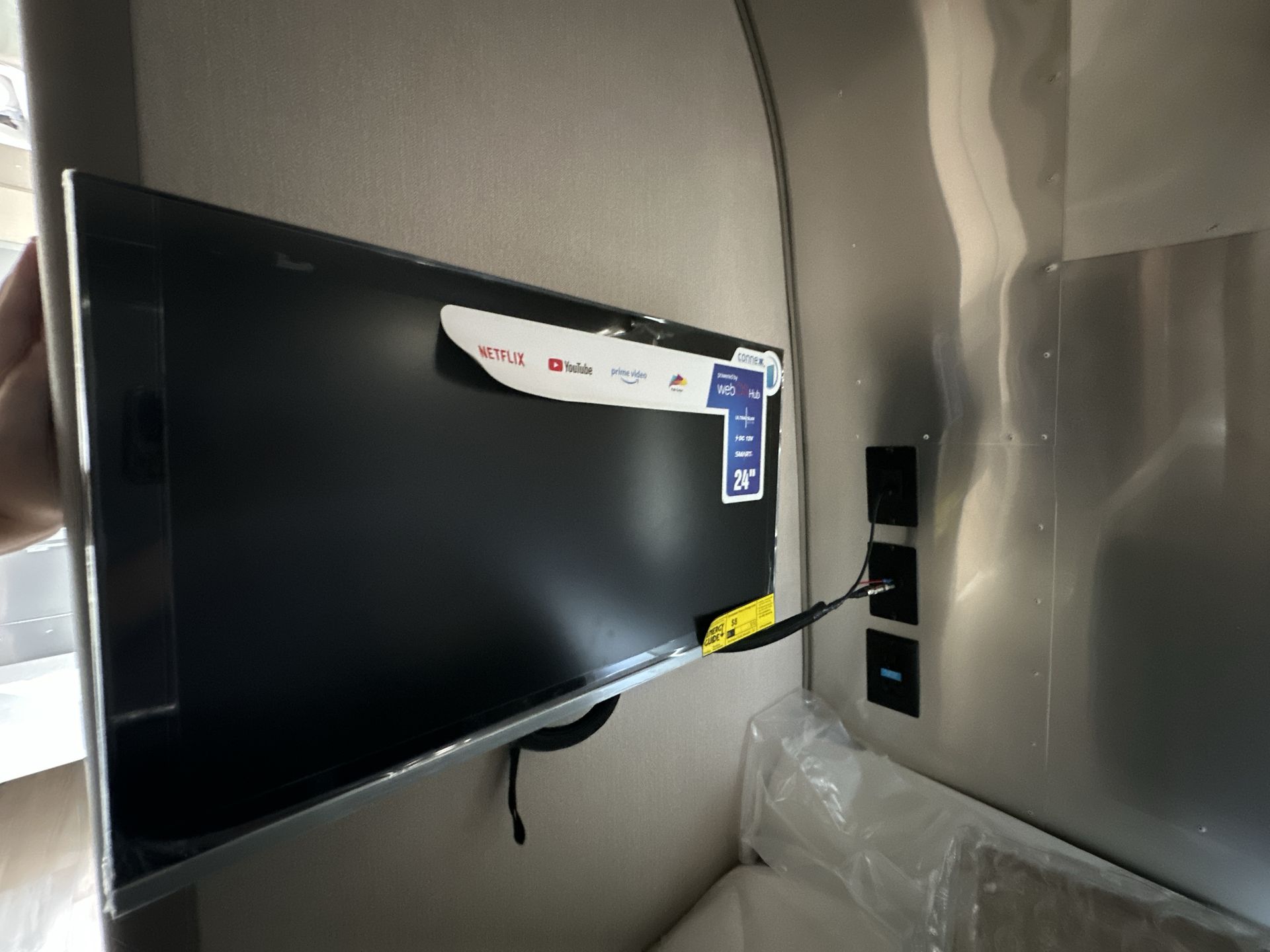 2026 Airstream 16RB Base