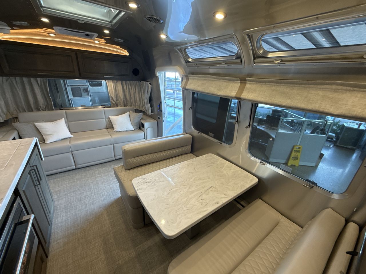 2026 Airstream 28RBQ Base