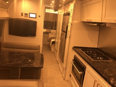 2026 Airstream 28RBT Base