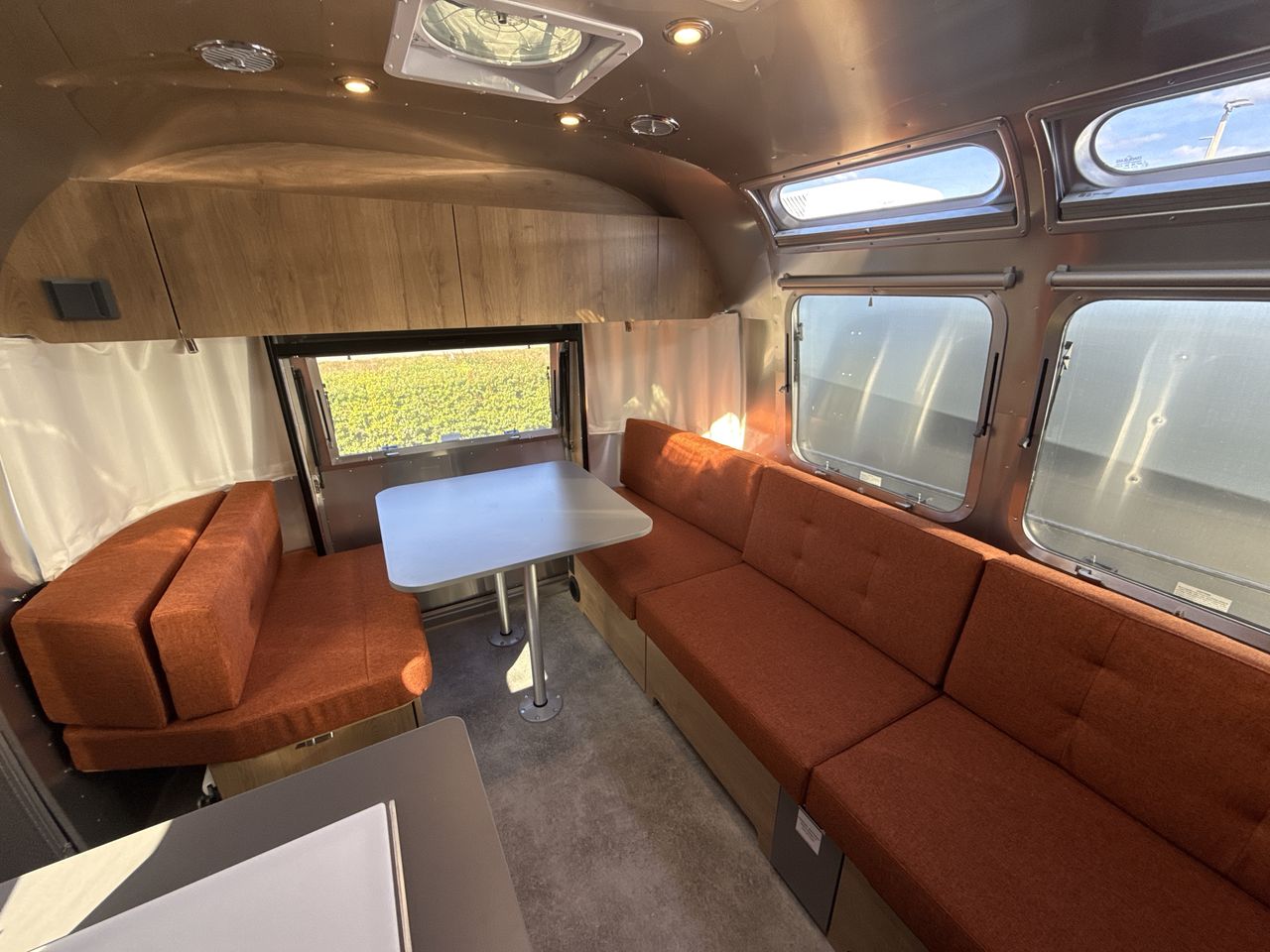 2026 Airstream 25FBT Base