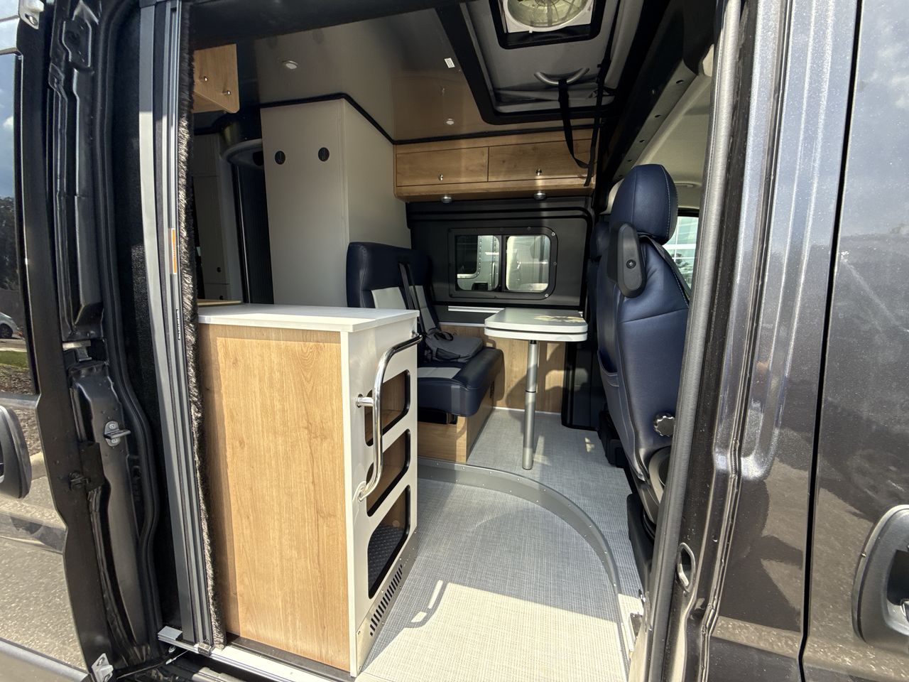 2026 Airstream Rangeline Base