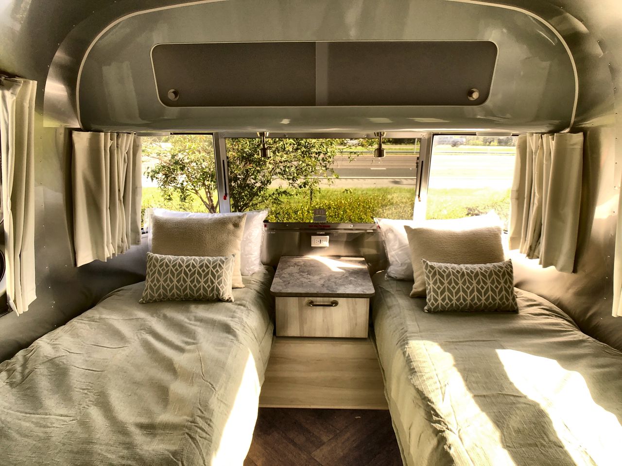 2026 Airstream 28RBT Base