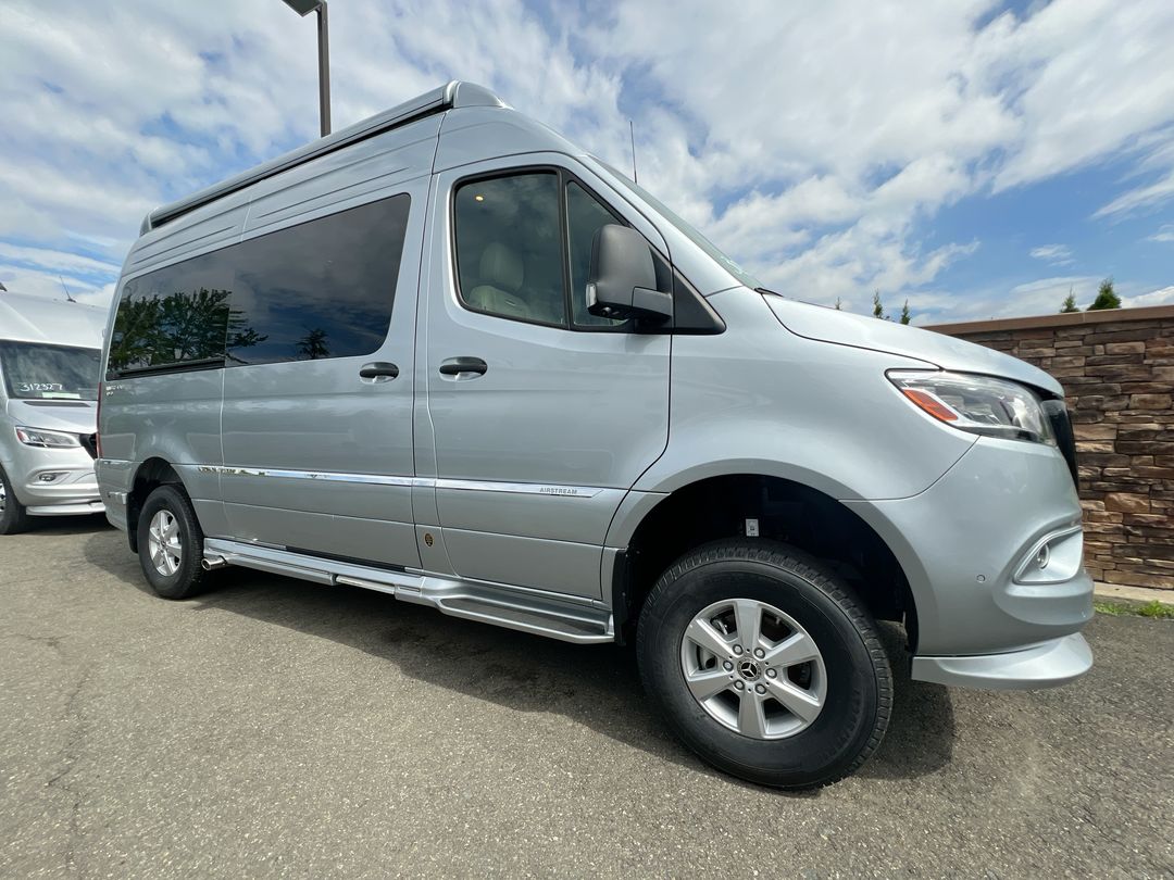 2026 Airstream 19GT Base