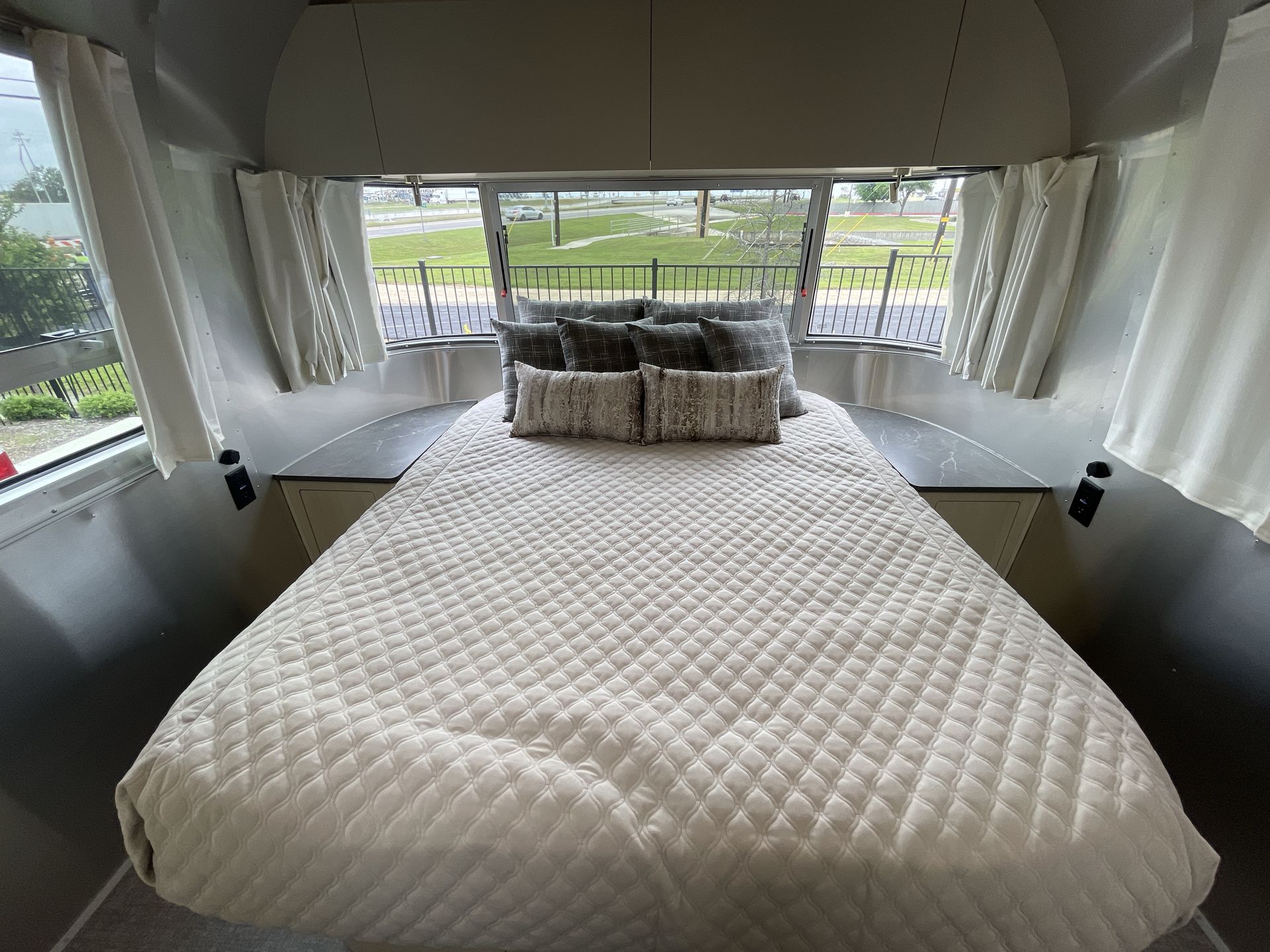 2026 Airstream 28RBQ Base